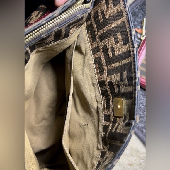 Fendi purse - Picture 14 of 17